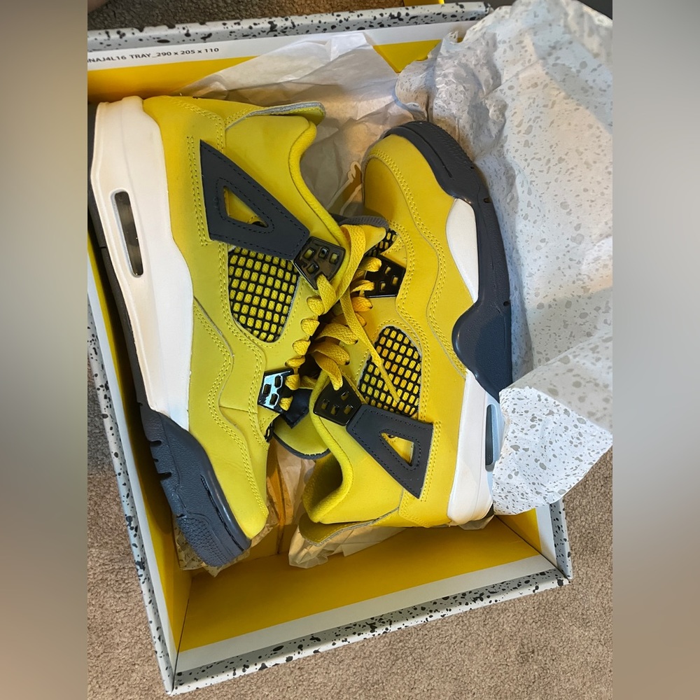 Jordan 4 Tour Yellow 4Y (5.5 women’s)